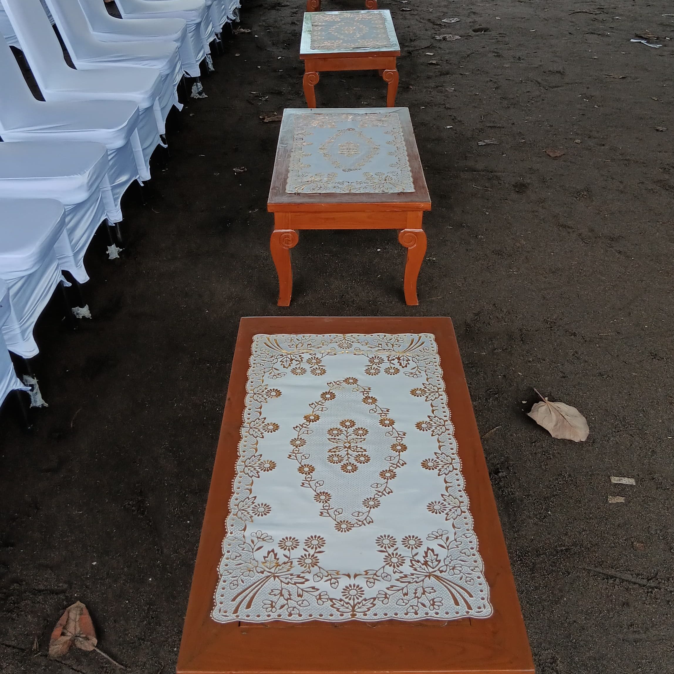 Sewa Meja VIP Kayu
