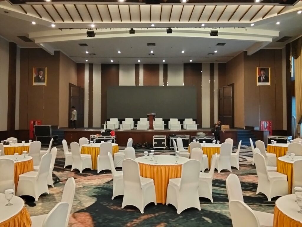 sewa meja kursi kemang